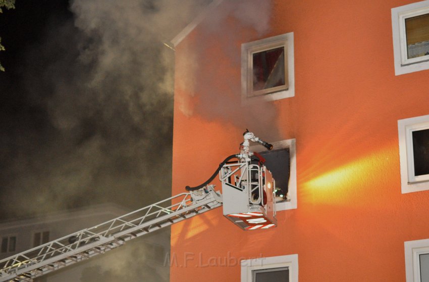 Feuer2Y Koeln Muelheim 17.JPG - Wohnung brandte nochmal in der Sonnenscheinstr.